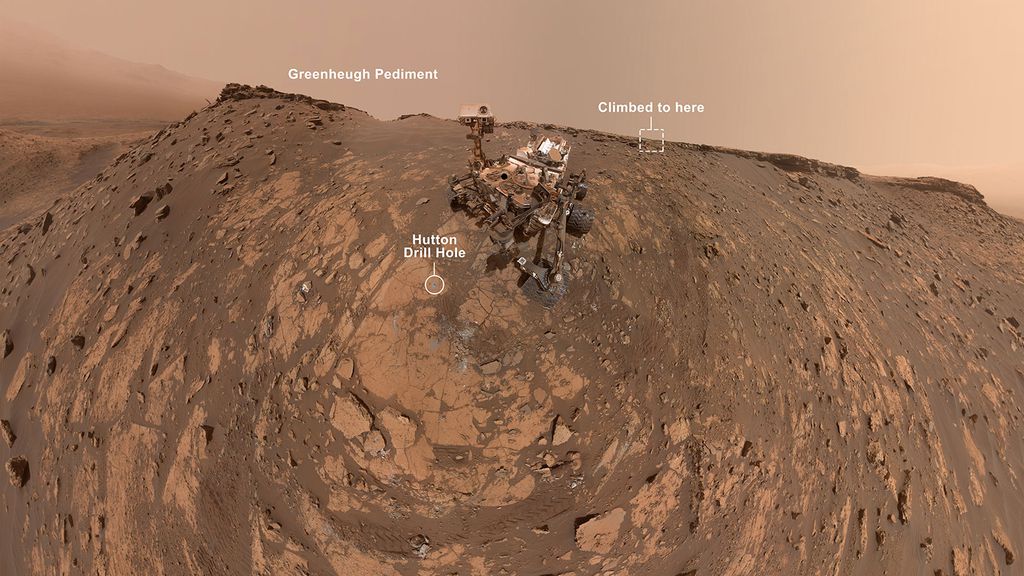 Nova selfie do Curiosity, enquanto batia seu recorde de escalada mais íngreme (Imagem: NASA/JPL-Caltech/MSSS)