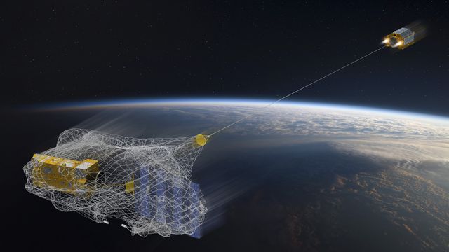Satélite RemoveDEBRIS captura com sucesso lixo espacial usando um arpão
