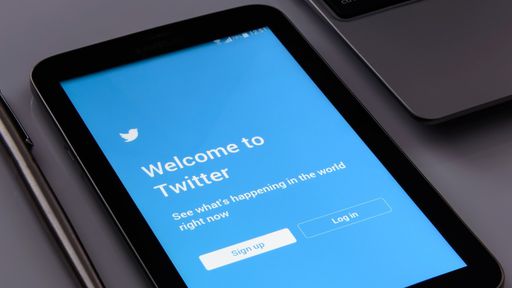 Após Facebook e YouTube, Twitter também passa a remover fake news sobre COVID-19