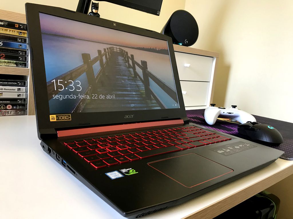 Display usado pela Acer não é dos melhores, mas também está longe de ser dos piores. Antirreflexo, ele oferece um bom ângulo de visão