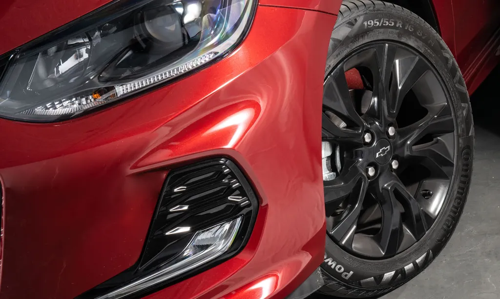 Elementos visuais do Onix RS combinam perfeitamente e resultam em um carro muito atraente (Imagem: Divulgação/Chevrolet)