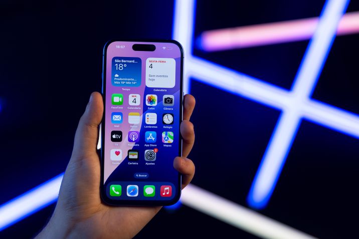 iPhone 16
