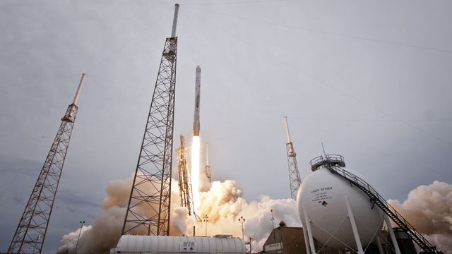 SpaceX explica como planeja pousar o maior foguete do mundo na Terra