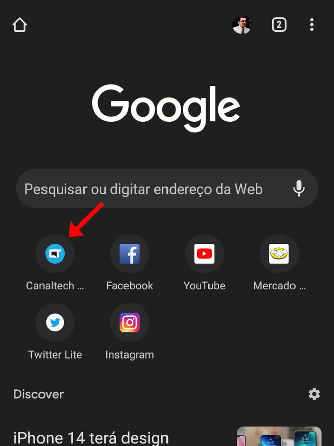 Abra o Google Chrome e pressione o dedo sobre um dos sites em destaque (Captura de tela: Matheus Bigogno)