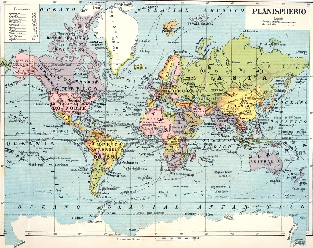 Mapa mundi de 1927, feito por J. Monteiro e F. d'Oliveira, sem qualquer auxílio de satélite — já conseguíamos produzir mapas muito bem detalhados e precisos do mundo, mas o demandava muito mais trabalho (Imagem: Novo Atlas de Geographia/Domínio Público)