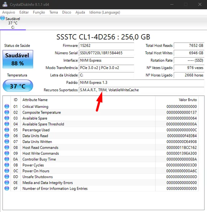 O CrystalDiskInfo também é interessante para acompanhar a temperatura do SSD (Imagem: Captura de tela/Felipe Vidal/Canaltech)