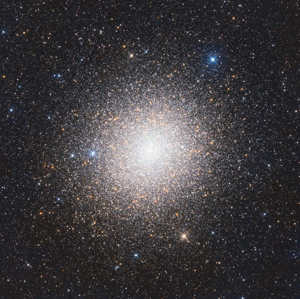 O glomerado estelar 47 Tucanae é o segundo aglomerado globular mais brilhante da Via Láctea  (Imagem: Reprodução/Bernard Miller)