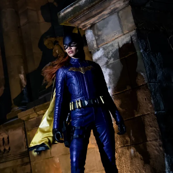 Visual da Batgirl está idêntico aos quadrinhos (Imagem: Divulgação/HBO Max)