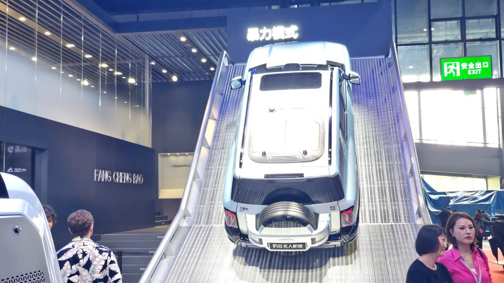 Bao B8 exposto no Salão de Shanghai