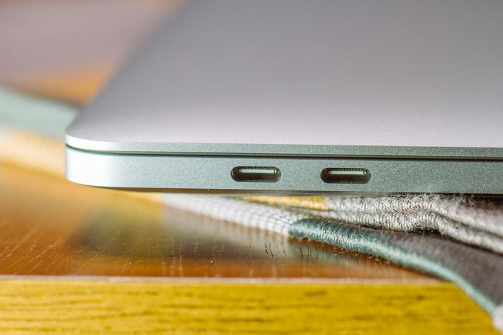 Macbook Pro M1 detalhe conex&otilde;es USB-C