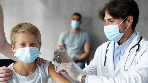 Estados Unidos querem vacinar crianças contra covid até o Natal