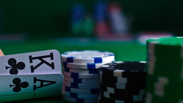 Como Jogar Poker de Dados