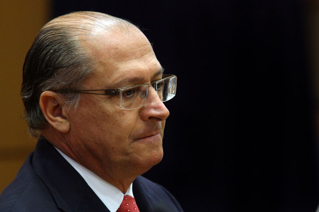 O candidato à Presidência pelo PSDB, Geraldo Alckmin, estará online a partir das 17h30, respondendo a usuários no Twitter pela hashtag #PergunteAoGeraldo