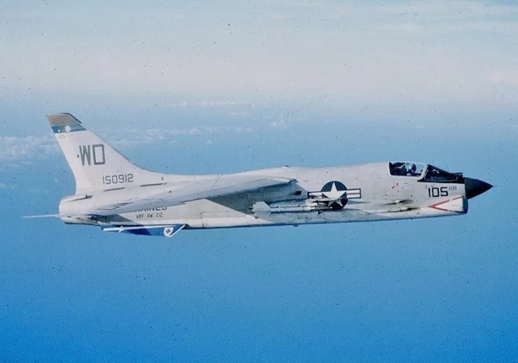 Vought F-8 Cruzader é um caça de segunda geração utilizado pela Marinha dos EUA (Imagem: Divulgação/Marinha dos Estados Unidos)