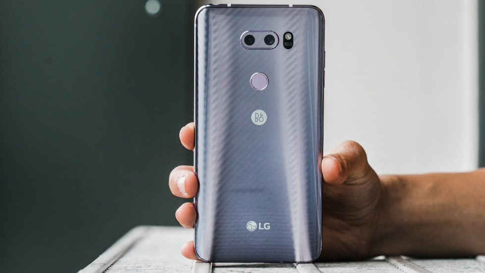 LG V35 vs iPhone X: os detalhes dos celulares mais poderosos da LG e Apple