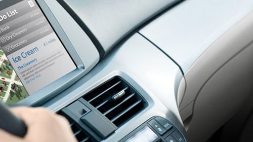 Equipe de hackers busca vulnerabilidades que podem expor carros a vírus de PCs