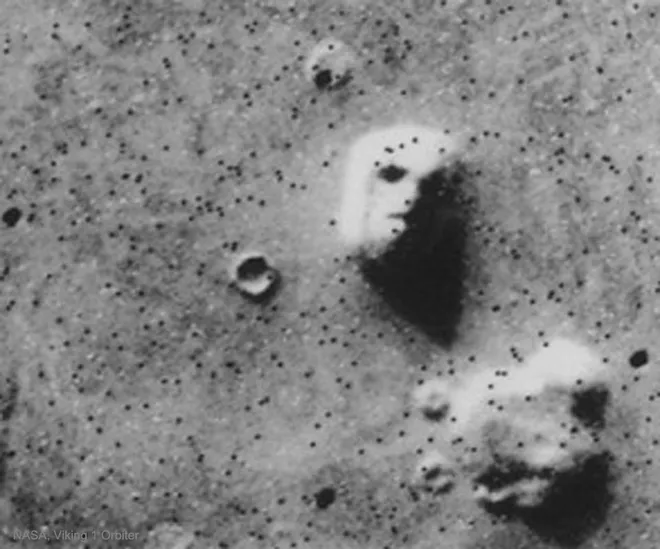O "rosto" fotografado pela Viking 1 (Imagem: Reprodução/NASA, Viking 1 Orbiter)