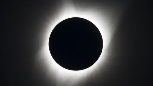 Veja fotos do último eclipse solar total de 2021, que não foi visível do Brasil