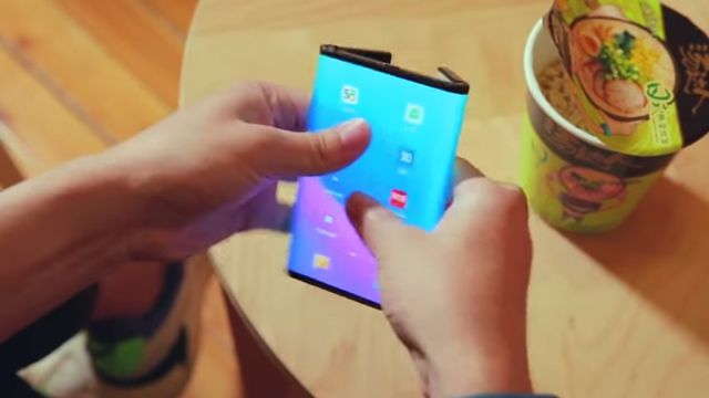 Xiaomi revela conceito de celular dobrável com solução para o vinco da tela