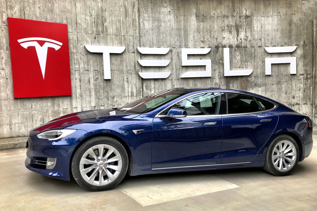 Tesla, hoje, é referência em carros elétricos (Imagem: Beaut Jau/Unsplash)