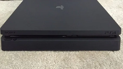 Vídeo mostra o PlayStation 4 Slim desmontado