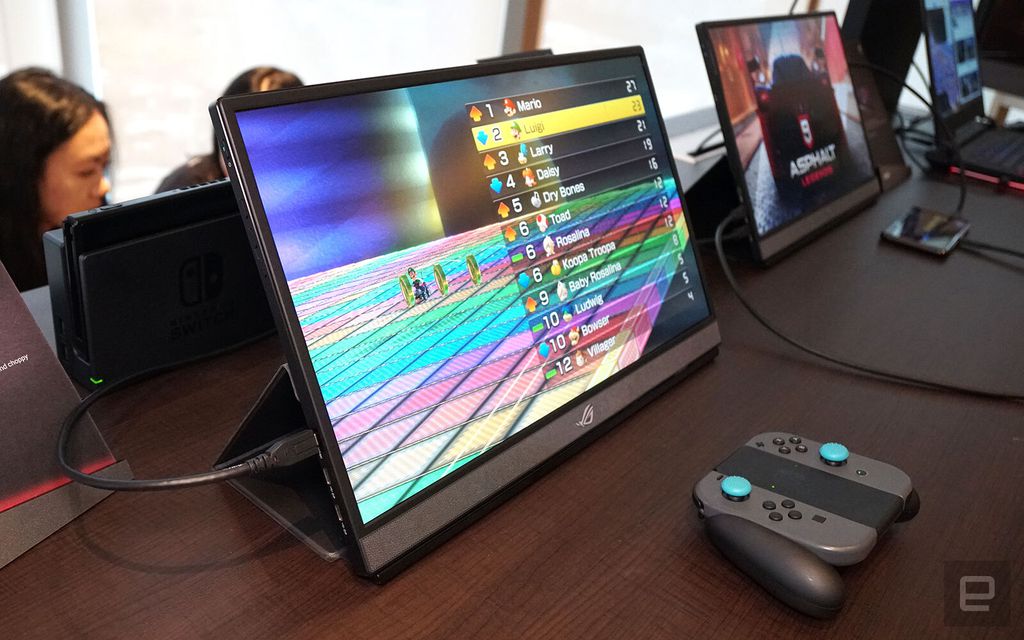 Monitor portátil ROG Strix XG17 da Asus (Imagem: Engadget)