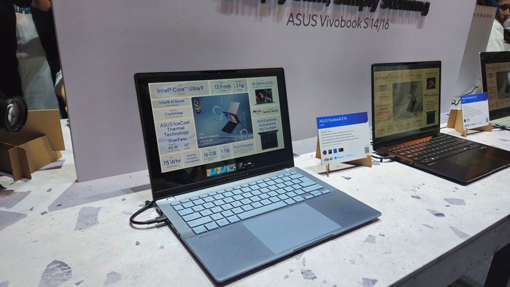 Novos ASUS Vivobook S podem ser encontrados em versões de 14 e 16 polegadas (Imagem: Felipe Vidal/Canaltech)