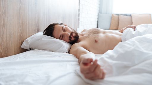 Gosta de dormir pelado? Descubra por que a prática não é uma boa ideia