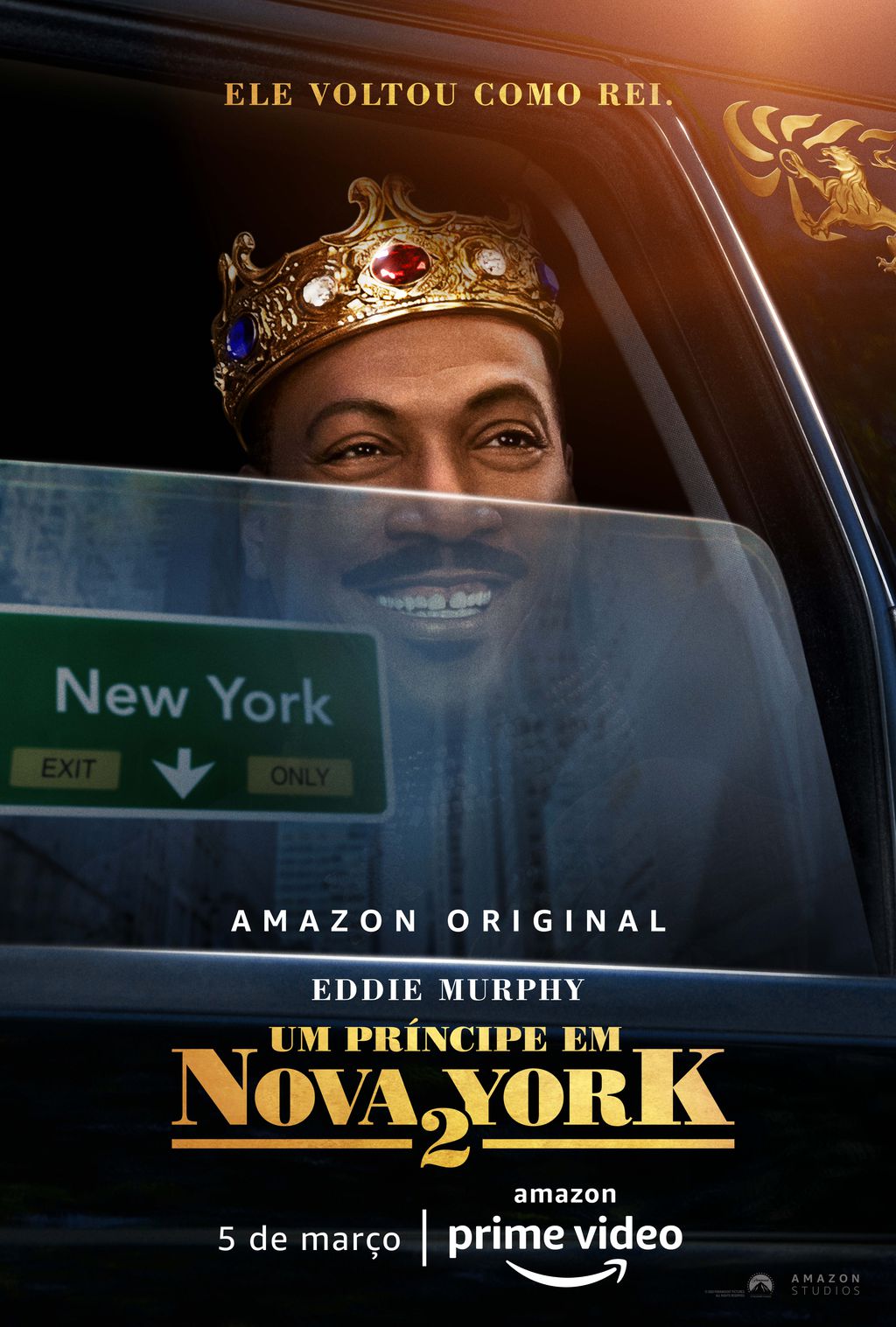 Eddie Murphy estrela o pôster oficial de Um Príncipe em Nova York 2 (Imagem: Divulgação / Amazon Studios)