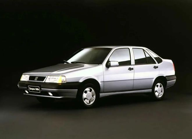 Tempra Turbo visto de frente