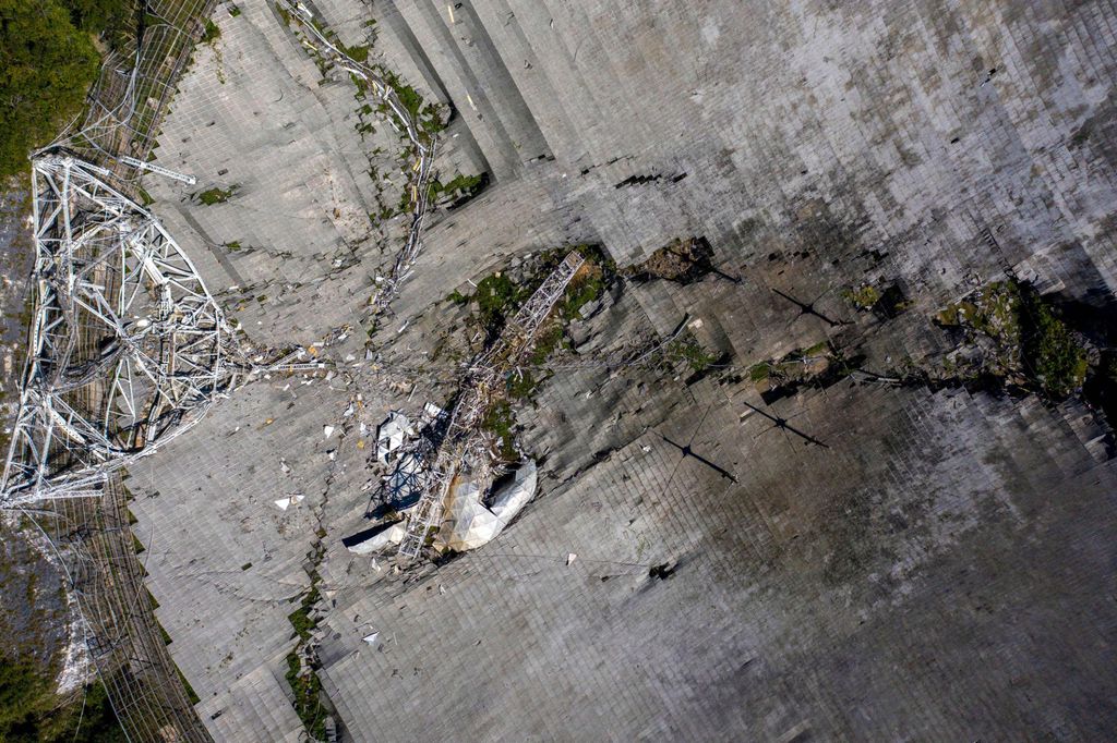 Arecibo destruído (Imagem: Reprodução/Ricardo Arduengo/AFP)
