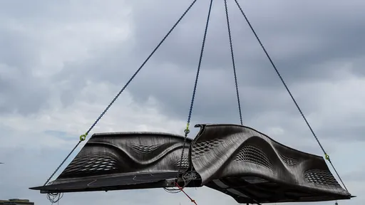Primeira passarela metálica do mundo impressa em 3D é inaugurada na Holanda