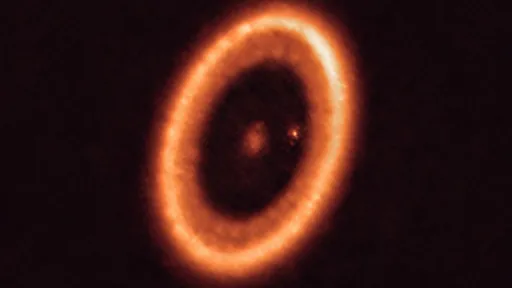 Disco formando luas ao redor de planeta distante é observado pela primeira vez