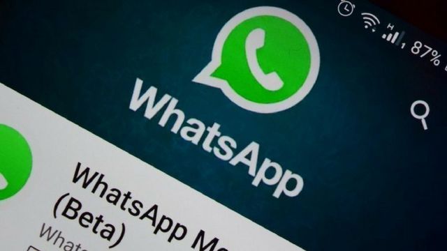 Modo escuro do WhatsApp deve ser ativado automaticamente para economizar bateria