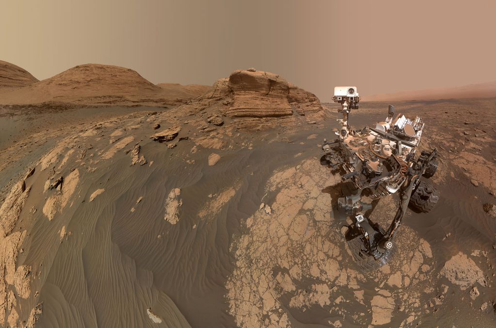 Selfie do rover Curiosity na Cratera Gale, na qual se encontra desde 2012 (Imagem: Reprodução/Reprodução/NASA/JPL-Caltech/MSSS)
