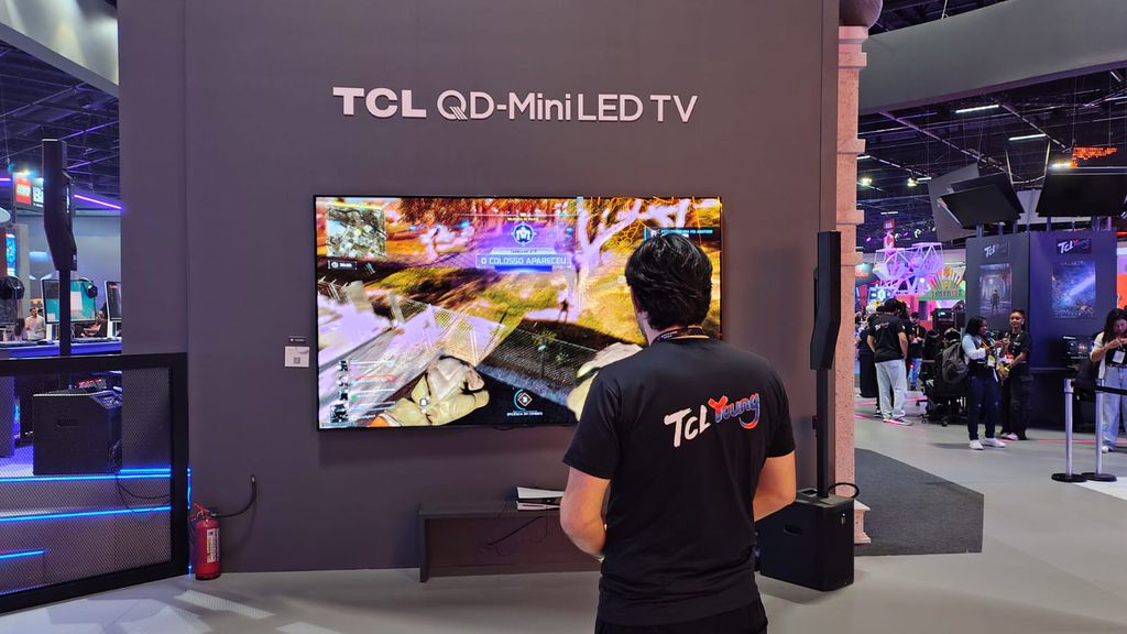 Imagem da TCL na gamescom latam 2026