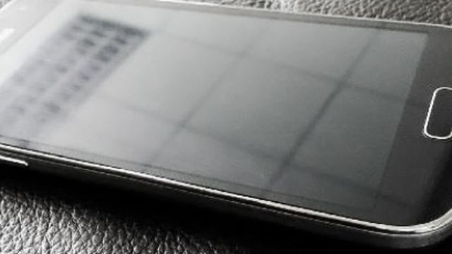 Novas imagens do suposto Samsung Galaxy S4 Mini surgem na internet