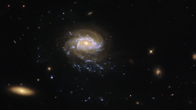 ESA/Hubble & NASA, M. Gullieuszik