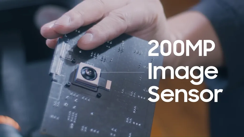 Sensor de 200 MP foi instalado em uma placa de testes (Imagem: Divulgação/Samsung)