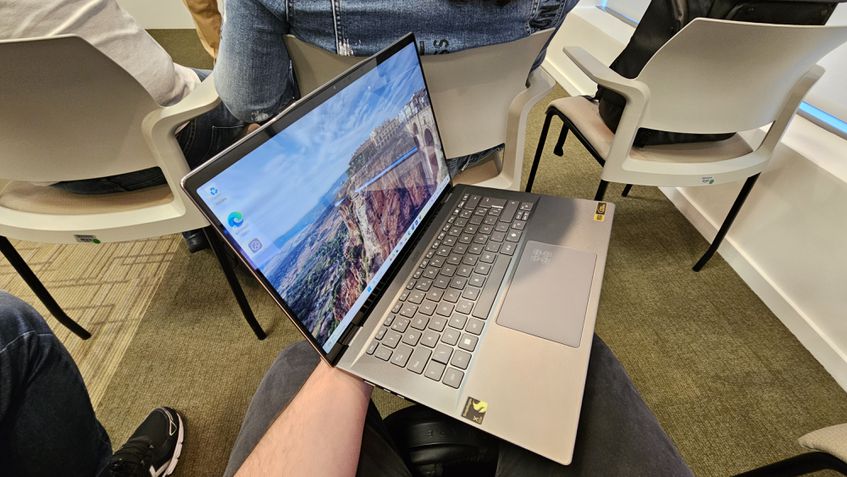 Acer Swift 14 AI Frente