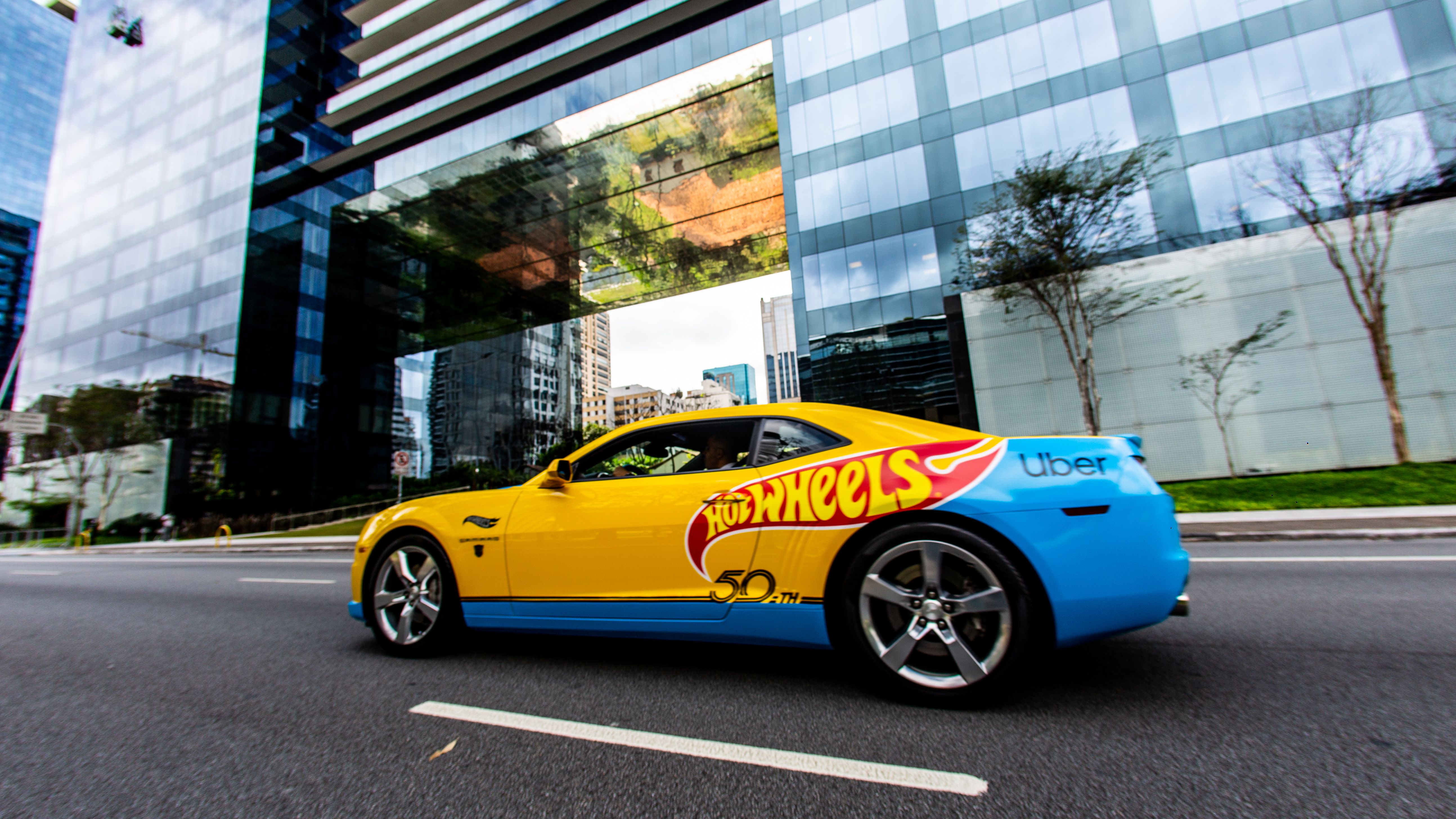 Hot Wheels mostra coleção de carros em tamanho real