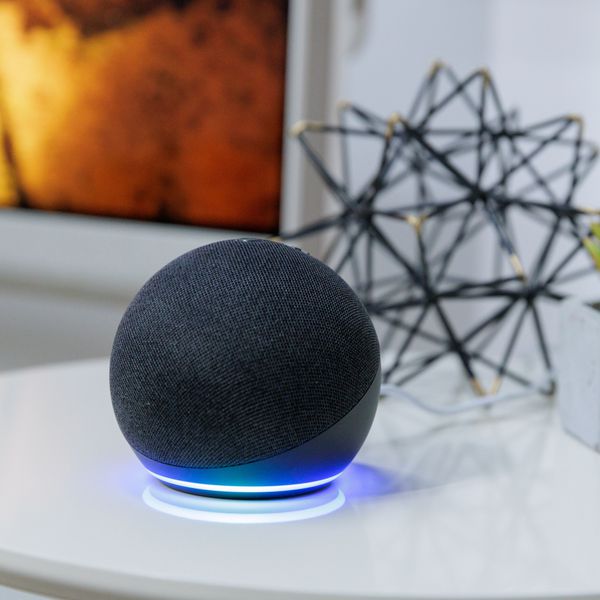 Echo Dot 5ª geração Amazon, com Alexa, Smart Speaker, Preto - B09B8VGCR8 | CUPOM