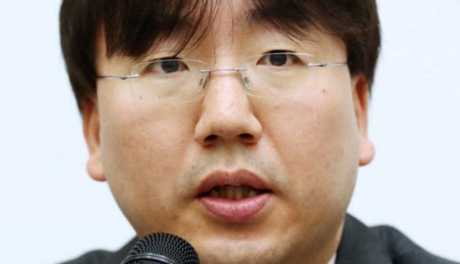 Shuntaro Furukawa, presidente global da Nintendo, admite que a empresa pode vir a desenvolver para outras plataformas com maior frequência no futuro (Imagem: Divulgação/Nintendo)