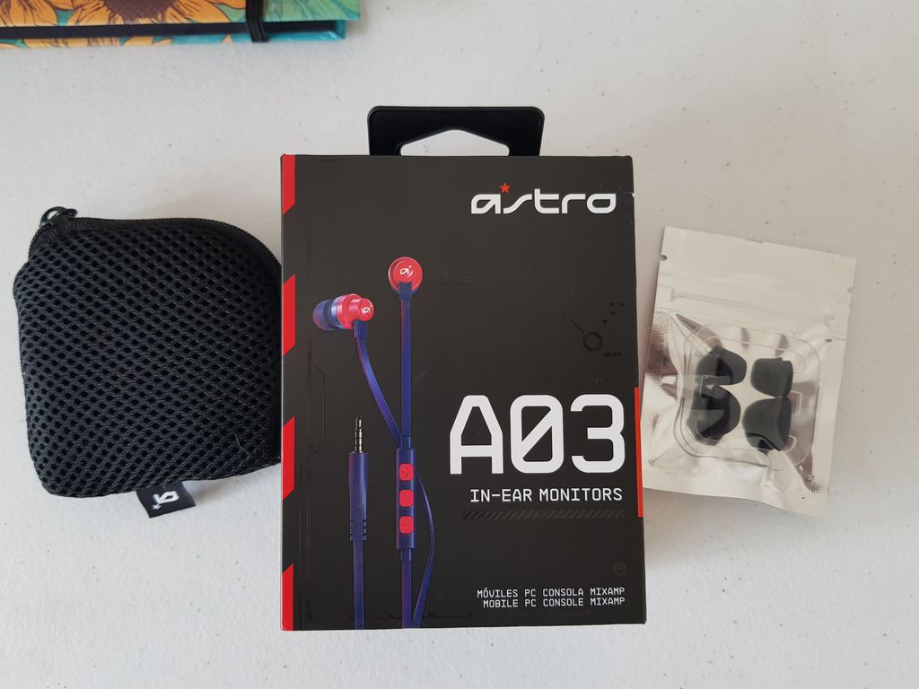 Fone de Ouvido Intra-Auricular com Microfone para Jogos Astro A03