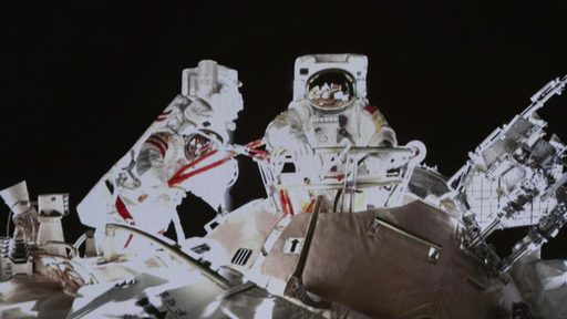 Astronauta chinesa realiza caminhada espacial pela 1ª vez na história do país