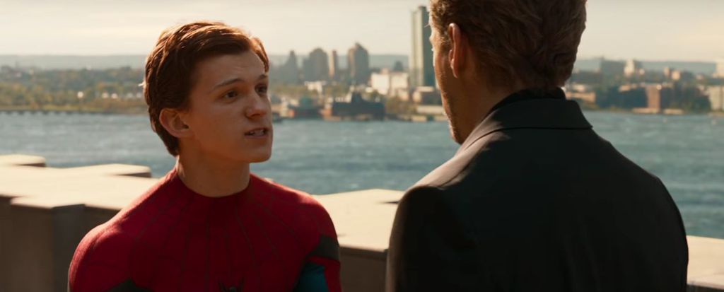 Peter Parker que tenta impressionar o Tony Stark ao invés de pensar no bem dos outros perde pontos também (Imagem: Reprodução/Sony Pictures)