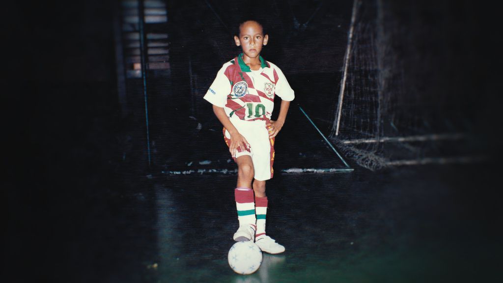 Neymar como jogador de futsal da Portuguesa Santista (Imagem: Reprodução/Netflix)