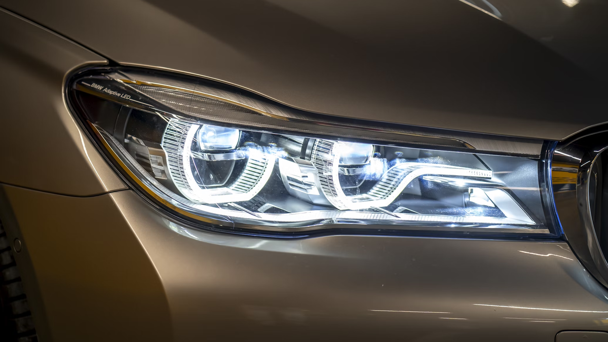 Truque do repelente: por que você nunca deve fazer isso no farol do carro?