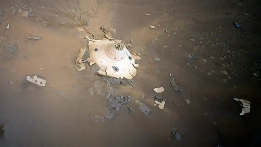 "Disco voador": Ingenuity encontra parte do equipamento usado na chegada a Marte