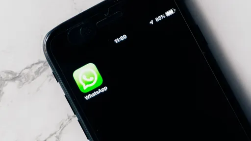 WhatsApp começa a testar busca por figurinhas para usuários do iOS